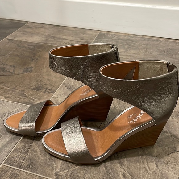 Seychelles Pewter Wedge with Ankle Strap - Picture 2 of 6
